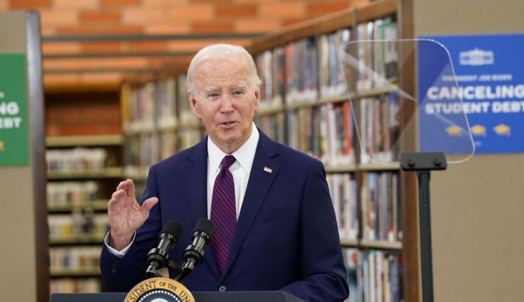 Presidenti Biden anulon 153 mijë kredi studentore