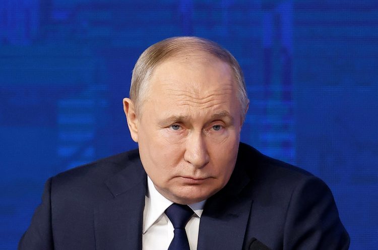 Kremlini: Putin nuk ishte i përfshirë në vendimin për t’ia dorëzuar trupin e Navalny familjes 