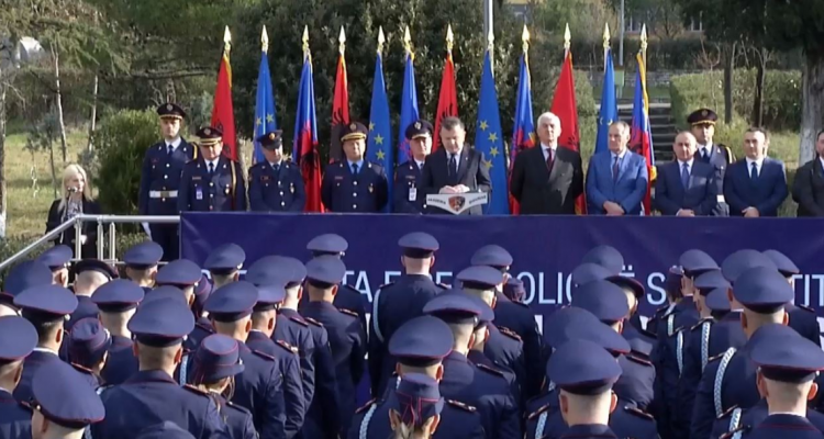Ceremonia e certifikimit të kursantëve në Policinë e Shtetit, Balla: Vetëpastrimi i brendshëm, prioritet 