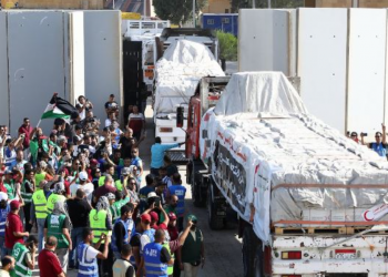 87 kamionë me ndihma humanitare hyjnë në Gaza