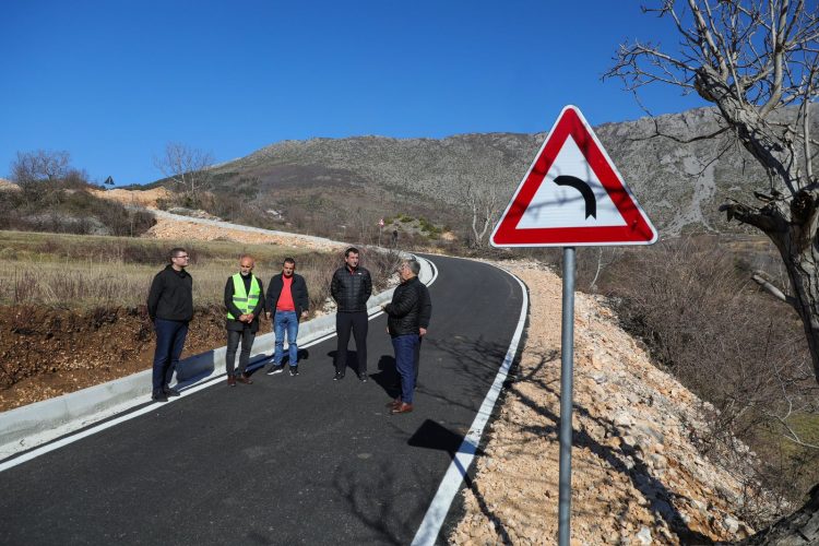Ndërtohet rruga që lidh fshatin Shëngjin me qendrën e fshatit Shën Mëri, Veliaj: Të kapim kohën e humbur në këto 30 vite