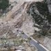 Shembet masivi shkëmbor, bllokohet Rruga e Arbrit