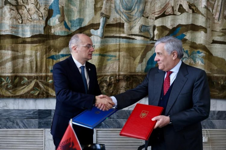 Firmosja e marrëveshjes për Sigurimet Shoqërore me Italinë, Hasani: U garanton qytetarëve të të dy vendeve të drejtën për…