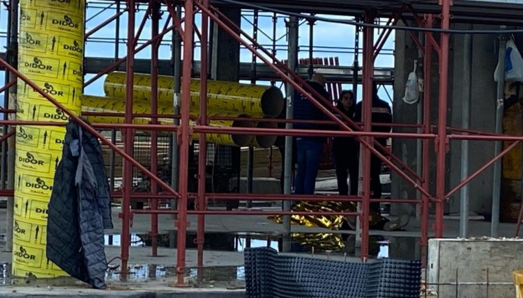 Emri/Ra nga skela teksa po punonte, humb jetën 43-vjeçari shqiptar në Itali