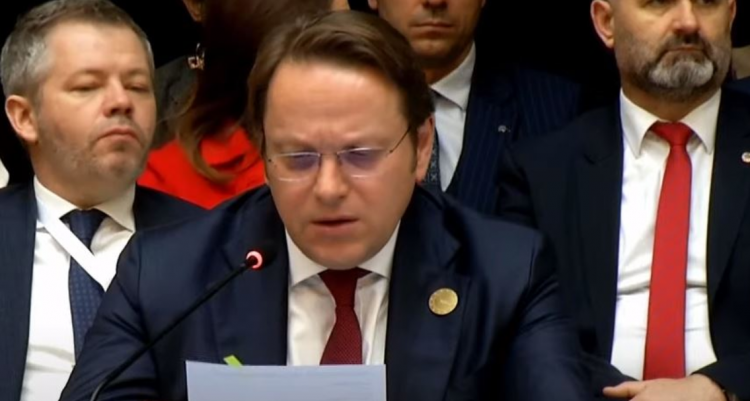 Komisioneri Varhely nga Tirana: Rajoni duhet të ecë para, të plotësojë reformat dhe të aplikojë rregullat e BE 