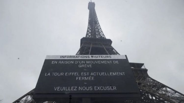 E mbyllur prej ditësh për shkak të grevave, rihapet për vizitorët Kulla Eifel në Paris