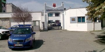 Kurbin/ Vritet me armë zjarri ekonomisti i një firme inertesh, plagoset pronari