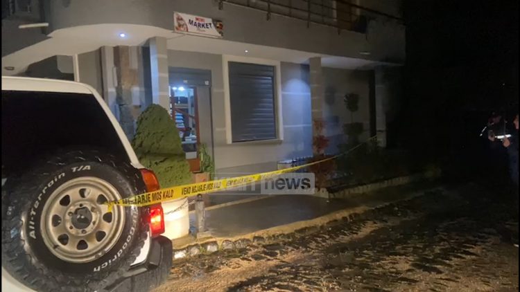 Grabitet minimarketi në Drenovë, persona të armatosur marrin para dhe paketa cigaresh 