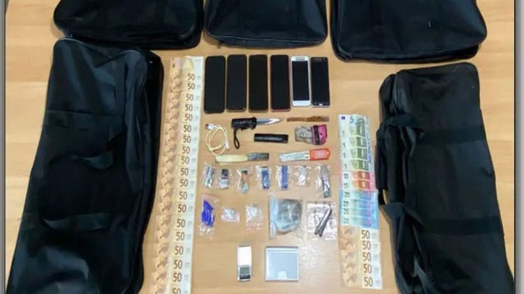 Arrestohet shqiptari i dënuar me 65 vite burg në Greqi, shpërndante kokainë në burgun e Trikalës
