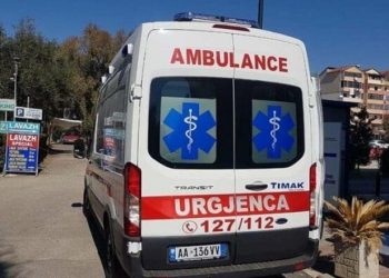 EMRI/ Shpërthimi në Lushnjë, plagoset deputeti