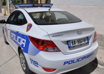Durrës/ Sherr në një pikë karburanti, dy persona godasin punonjësin dhe përfundojnë në komisariat