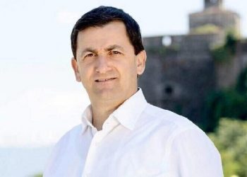 Rama emëron prefekt të Vlorës Vangjel Tavon