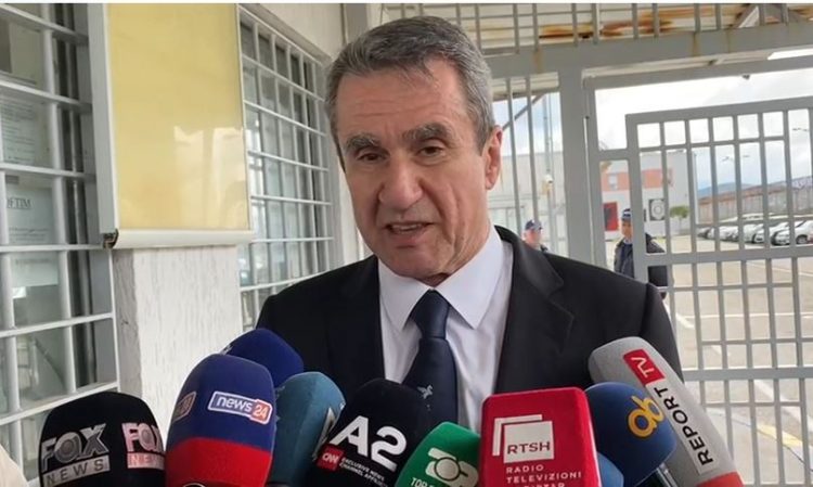 “Shqipëria nuk ka shanse t’i bashkohet BE-së”, vizitoi Belerin në burg, kreu i PD në Greqi: Këtu rregullat ligjore nuk ekzistojë 