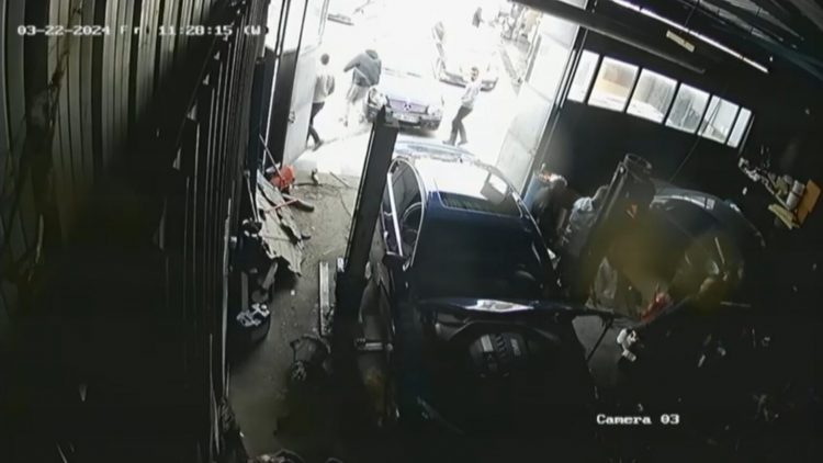 Dhunuan me shkopinj bejsbolli 30-vjeçarin në Korçë, vetëdorëzohen në polici 4 autorët