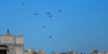 SHBA-ja vazhdon të hedhë ndihma nga ajri në Gazë