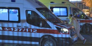 Delvinë, automjeti përplas punonjësen e pastrim-gjelbërimit në bashki