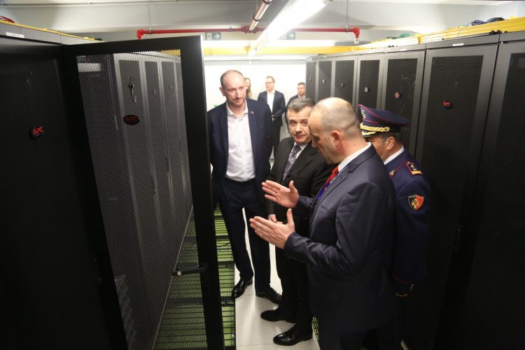 Sulmet e hakerave ndaj Policisë së Shtetit/Taulant Balla dhe ambasadori i Britanisë vizitojnë datacenterin e ri 