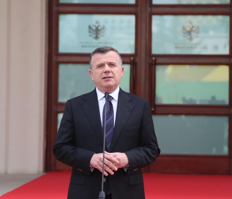 Kush do ta drejtojë bashkinë e Himarës pas arrestimit dhe dorëheqjes së Jorgo Goros? Ja si përgjigjet Balla