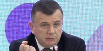 “Dhuna online është e pambuluar”, Balla: Koha për t’i adresuar në ligj