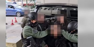 Dalin pamjet/ Nën masa të rrepta sigurie, momenti kur ekstradohet Gëzim Çela