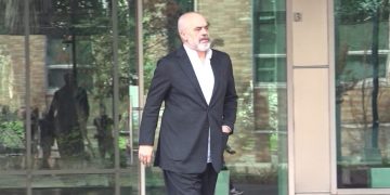 Rama mbledh sot kryebashkiakët në Shkodër