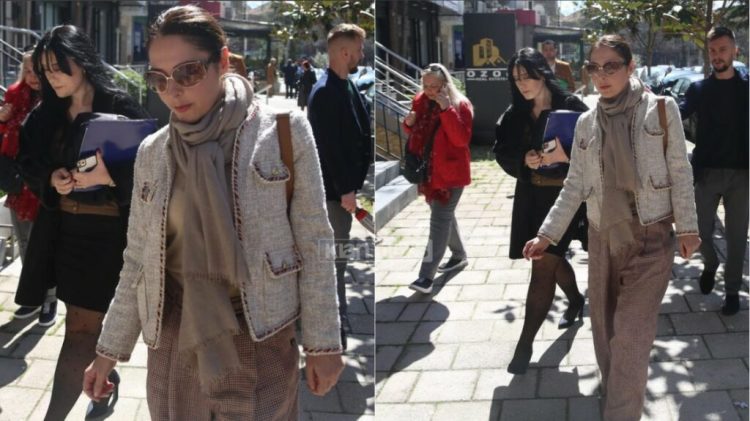 Foto/Divorci i çiftit mbretëror, Elia Zaharia shkon në gjykatë. Princ Leka zgjedh të përfaqësohet nga…  