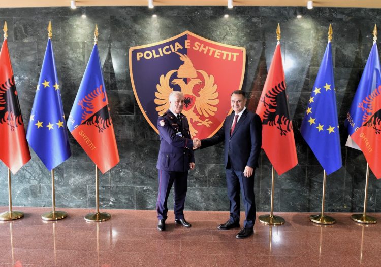 Rrumbullaku takon Drejtorin e Përgjithshëm të Qendrës për Zbatimin e Ligjit në Europën Juglindore