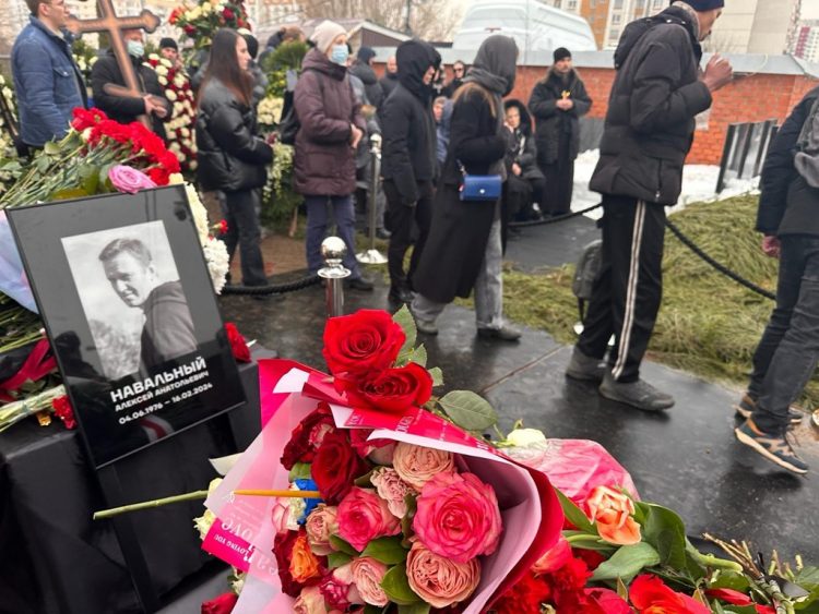 Funerali për liderin e opozitës rus Alexei Navalny, të paktën 45 të arrestuar në Rusi 