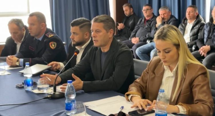 Ndreu-bizneseve: Kush nuk shlyen detyrimet, nuk merr leje për plazhe në Lezhë