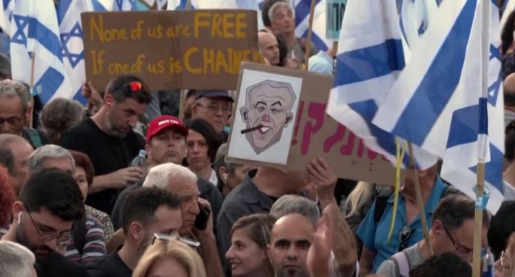 Izraelitët dalin në protestë kundër qeverisë, më e madhja që nga fillimi i luftës