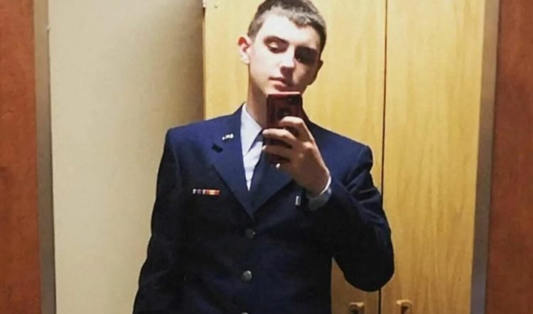 Publikoi dokumentet sekrete të Pentagonit, 22-vjeçari pranon fajësinë