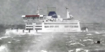 Përkeqësimi i kushteve atmosferike/ Anulohen disa linja detare nga Vlora dhe Durrësi në drejtim të Italisë