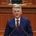 “Europa më larg se ura e Qabesë”, ironia e Gjekmarkajt në Kuvend: Fjala grihet si qofte, premtimi del si petull, gënjeshtra vërshon si …