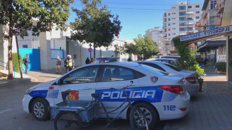 Shpallet në kërkim kryeinspektori e inspektori i Elbasanit, morën ryshfet për lejimin e ndërtimit pa leje