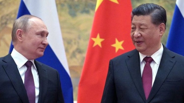 SHBA: Kina po forcon makinerinë e luftës ruse në Ukrainë