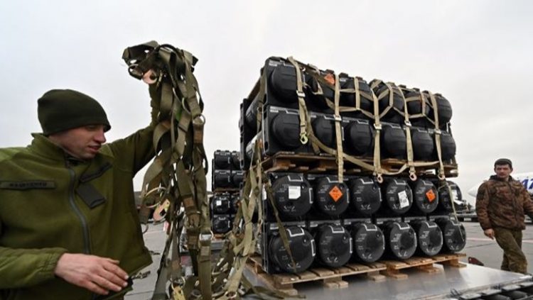 Paketa 60 miliardë dollarë e SHBA për Ukrainën, Washington Post: Sasia e parë e armatimeve mbërrin brenda një jave
