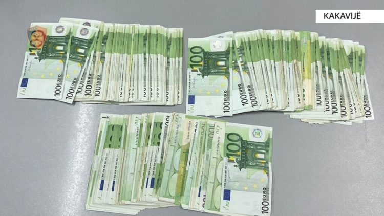 Sekuestrohen 25 mijë Euro në Kakavijë, procedohet 60-vjeçari 