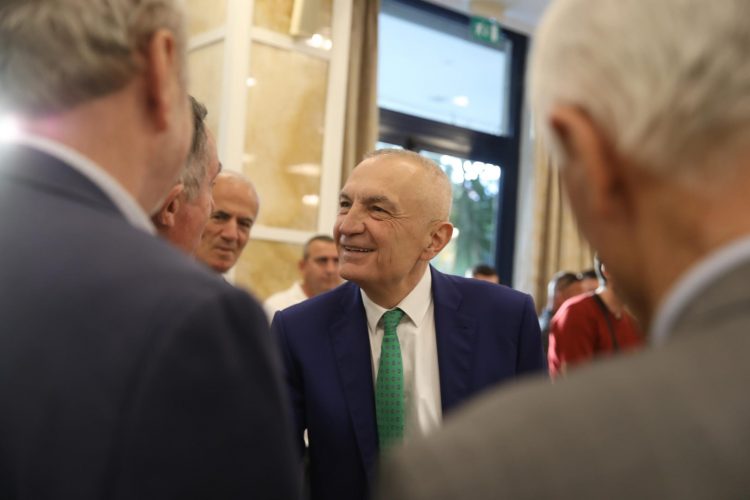 Meta paralajmëron riorganizim të partisë: Koha t’i japim fund arrogancës në opozitë!