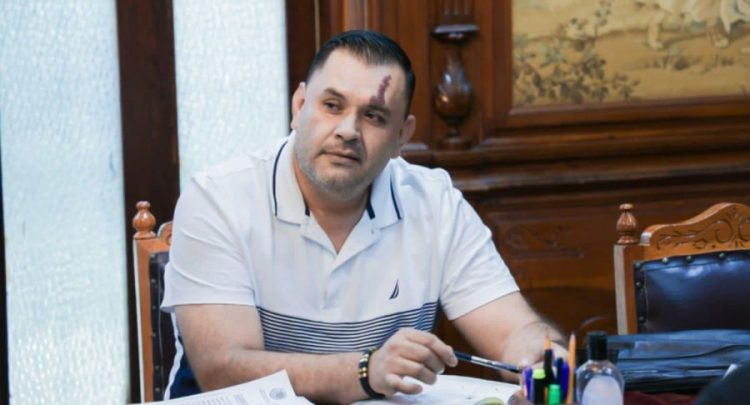 Po hante me të birin në restorant, ekzekutohet kryebashkiaku dhe plagoset djali 14-vjeçar 