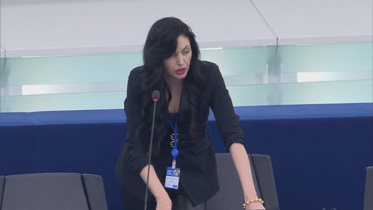 “Përgatituni për ditët që do vijnë”, deputetja serbe “kërcënon” Europën: Ose ne, ose Kosova në KiE