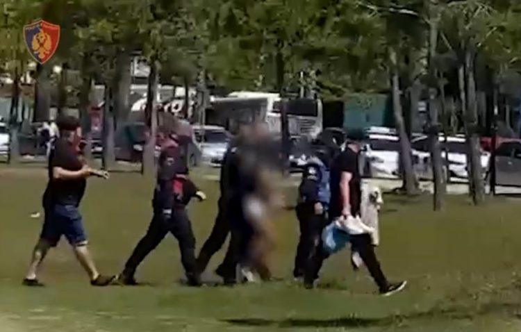 Kërcënoi me thikë të miturit në Lungomare, arrestohet 30-vjeçari