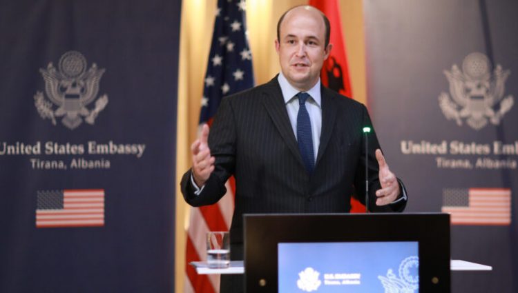 Sulmet e Metës ndaj Dumanit, drejtuesi i ambasadës së SHBA: Shqetësuese, shqiptarët duan drejtësi