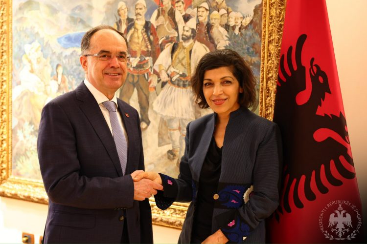 Presidenti Begaj takon zyrtaren e Departamentit të Shtetit 