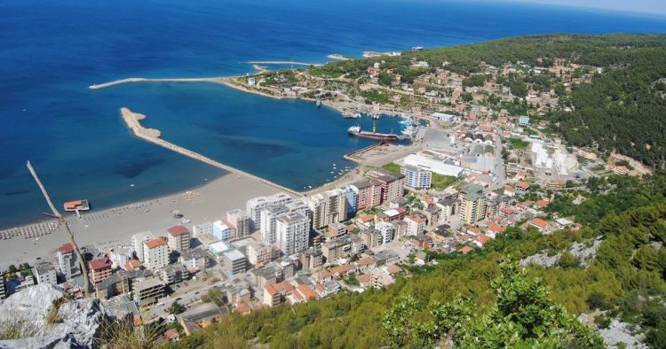 Sezoni turistik/ Fluks pushuesish në Vlorë e Shëngjin