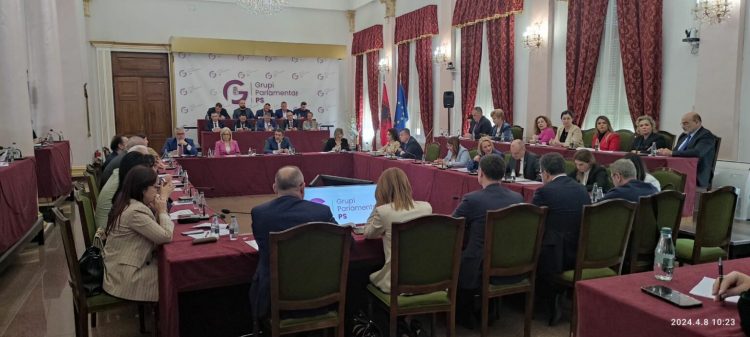 Çuçi mbledh grupin e PS, zbardhen diskutimet