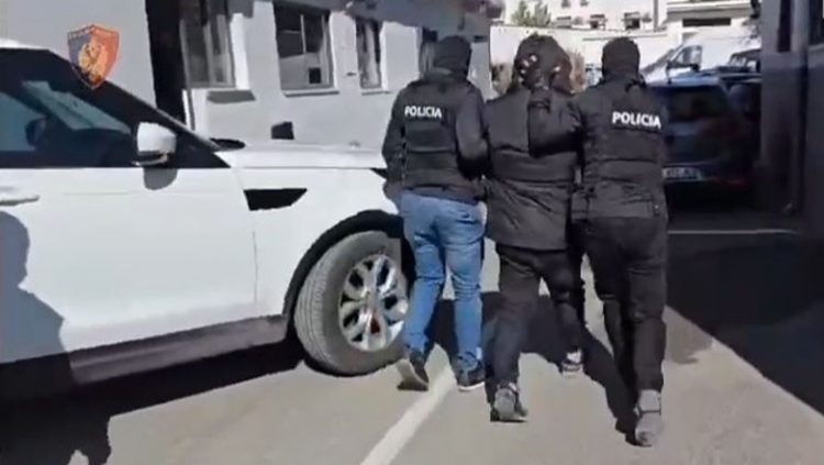 Operacion ndërkombëtar anti-drogë me Italinë dhe Gjermaninë/ 13 të arrestuar, 3 prej tyre u kapën në Vlorë