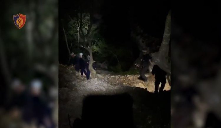 Kishin mbetur të bllokuara te “Syri i Ciklopit”, policia shpëton 2 turistet gjermane