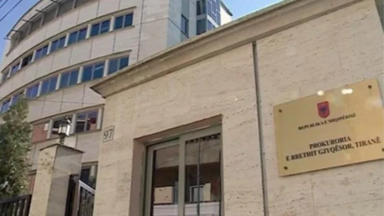 Ndërtim në shkelje të plotë të ligjit, Prokuroria e Tiranës sekuestron vilën 2-katëshe në Petrelë