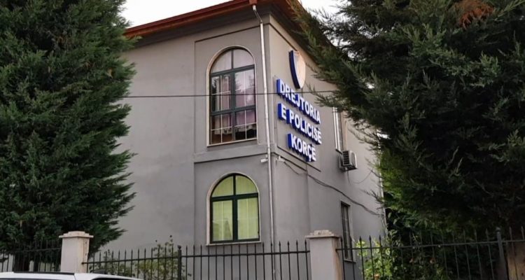 Në mjet me 10 kg drogë, arrestohen 2 persona në Korçë