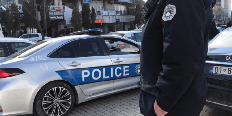 U raportua si aksident rrugor/ 23-vjeçari nga Elbasani shtyp me makinë dhe i merr jetën një personi në Kosovë